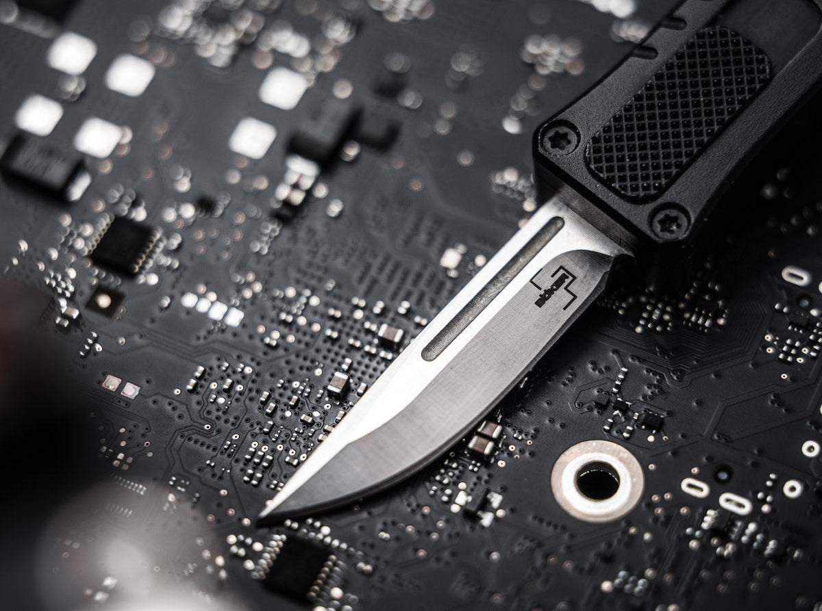 Σουγιάς Boker Plus Micro USB OTF | www.lightgear.gr