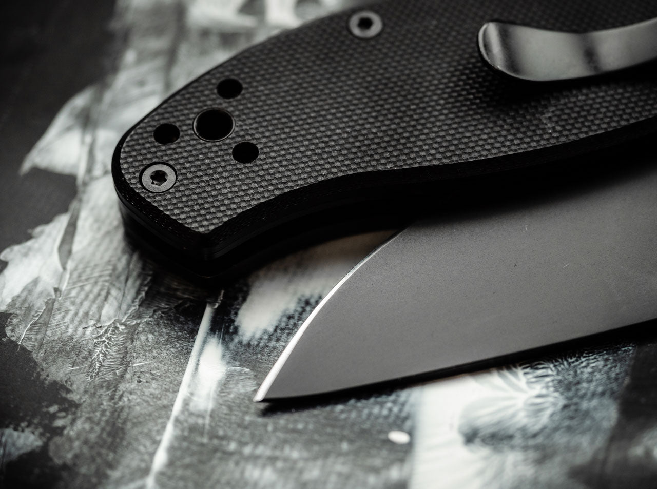 Σουγιάς Spyderco Tenacious Black Plain | www.lightgear.gr