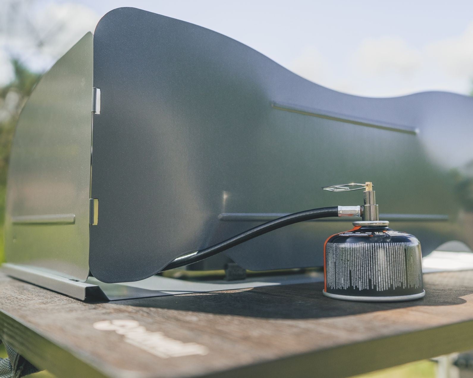 Πλάκα Θερμικής Διασποράς & Αντιανεμικό Outwell Heat Diffusion Plate & Windshield | www.lightgear.gr