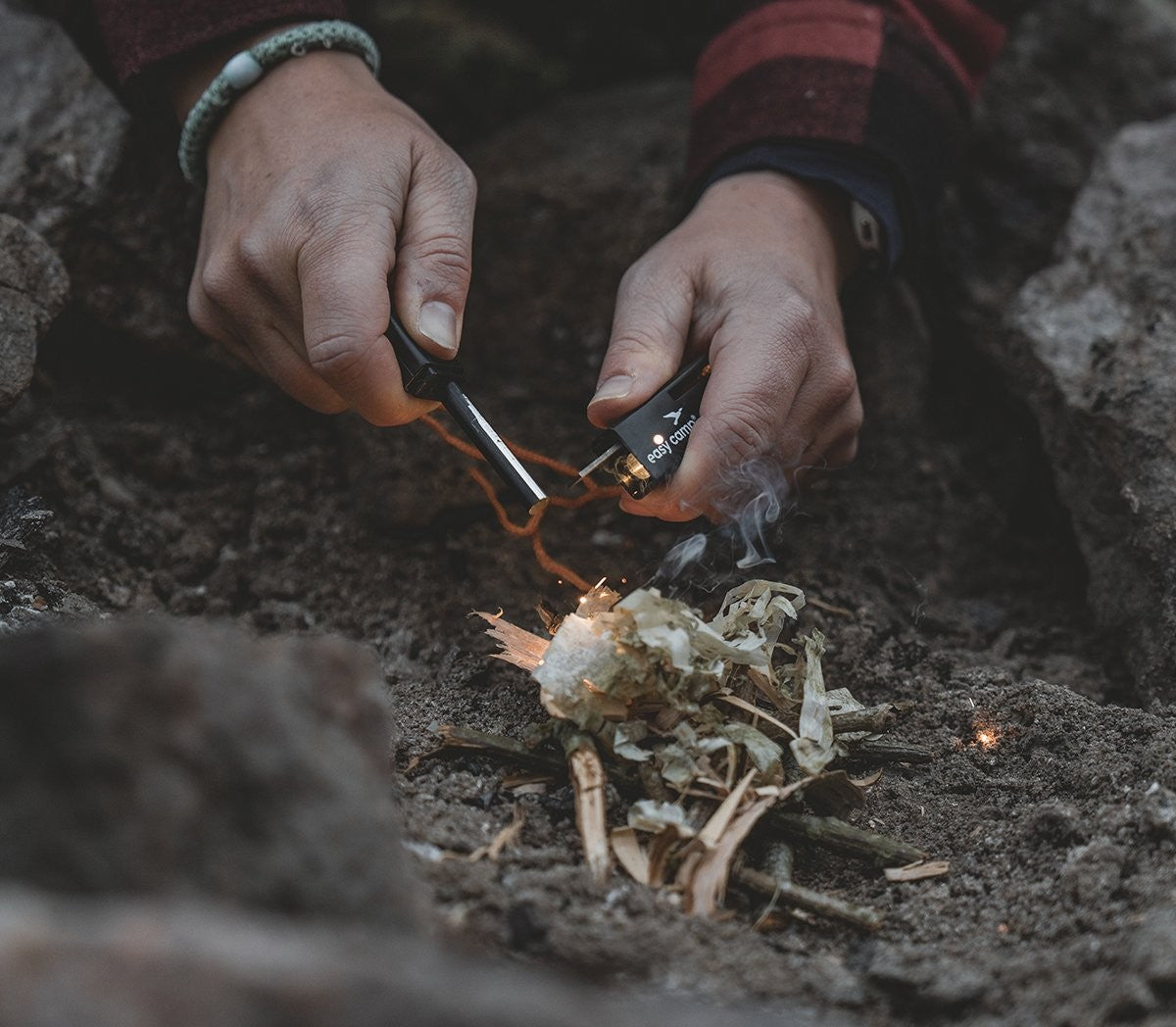 Σπινθηριστής Campfire Fire Steel Easy Camp | www.lightgear.gr