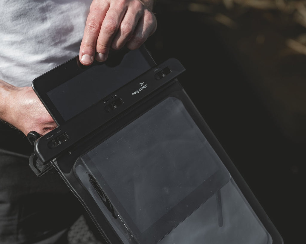 Αδιάβροχη Θήκη Tablet Easy Camp Sandwort | www.lightgear.gr