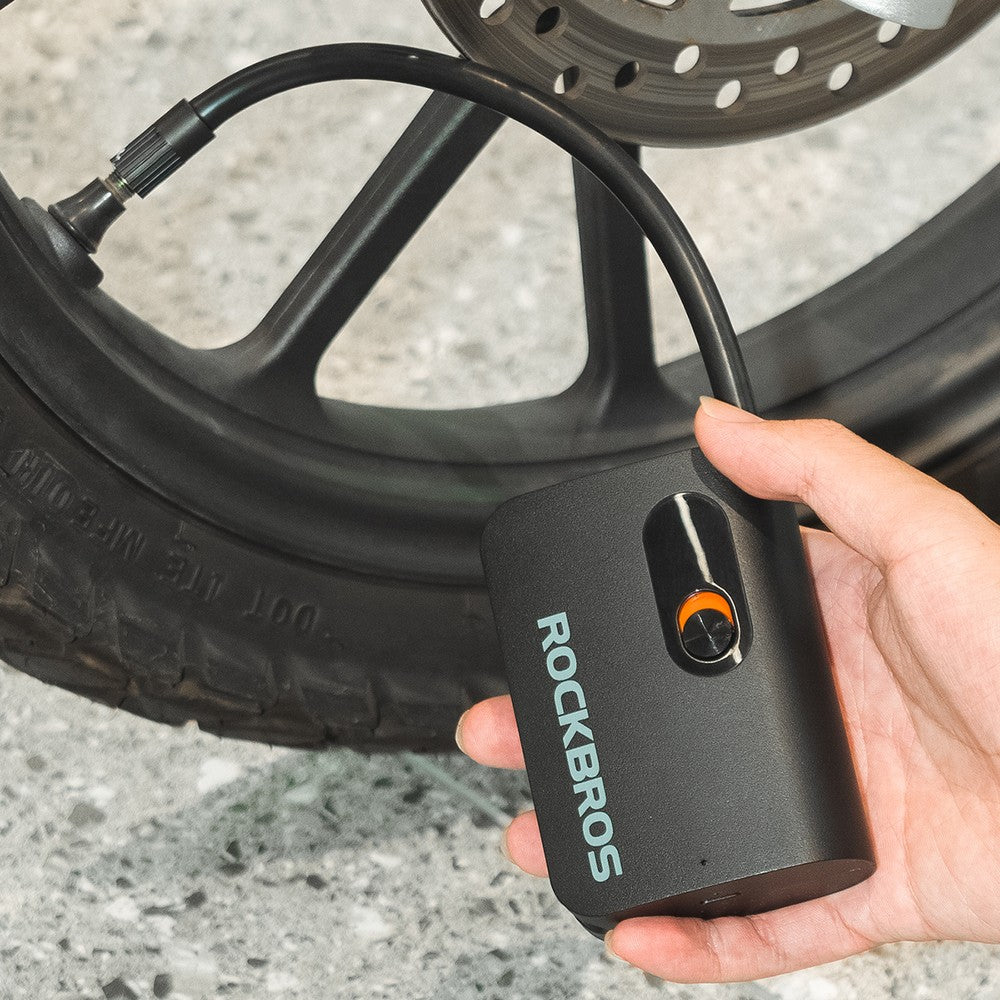 Τρόμπα Rockbros L1 Mini Cordless Pump 70psi Compressor 200mm Schrader Μαύρο 9x20x4cm | www.lightgear.gr
