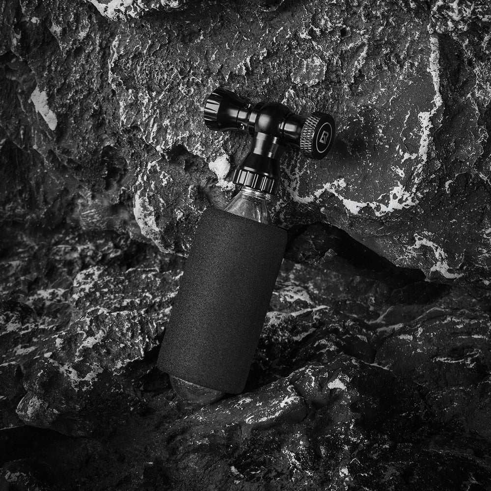 Τρόμπα CO2 Rockbros Aluminum Alloy Presta/Schrader Μαύρο 5,5x10x2,5cm | www.lightgear.gr