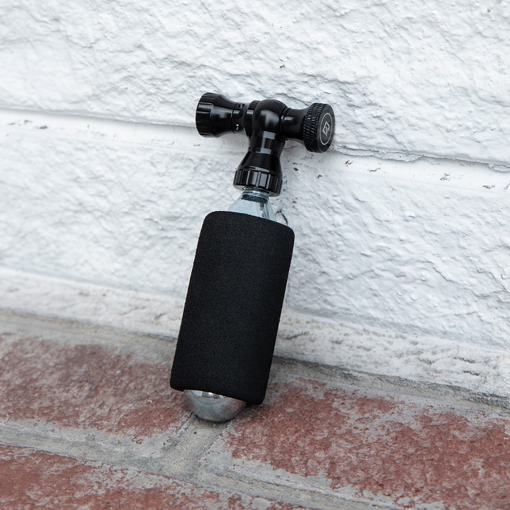 Τρόμπα CO2 Rockbros Aluminum Alloy Presta/Schrader Μαύρο 5,5x10x2,5cm | www.lightgear.gr