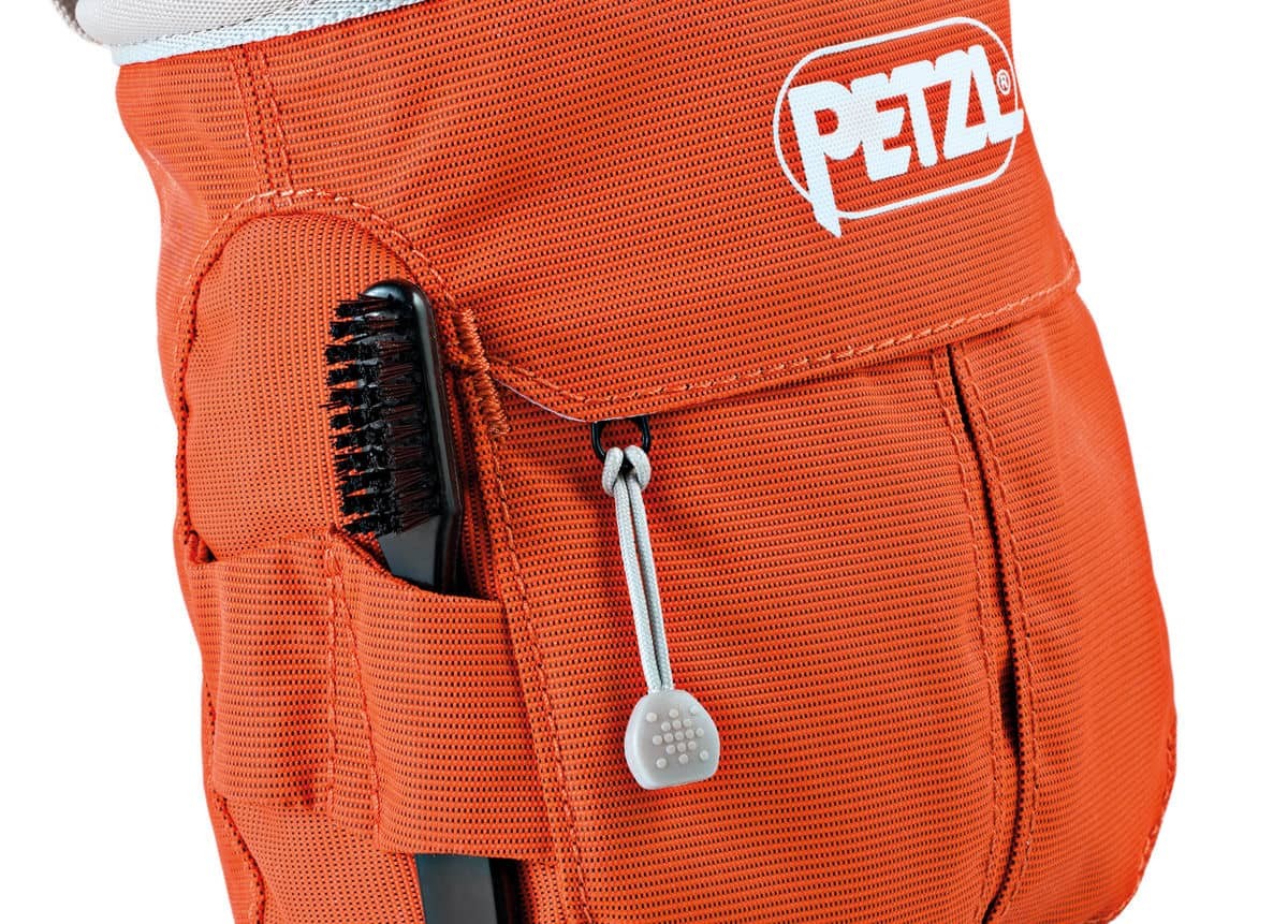 Θήκη Μαγνησίας Petzl Sakapoche | www.lightgear.gr
