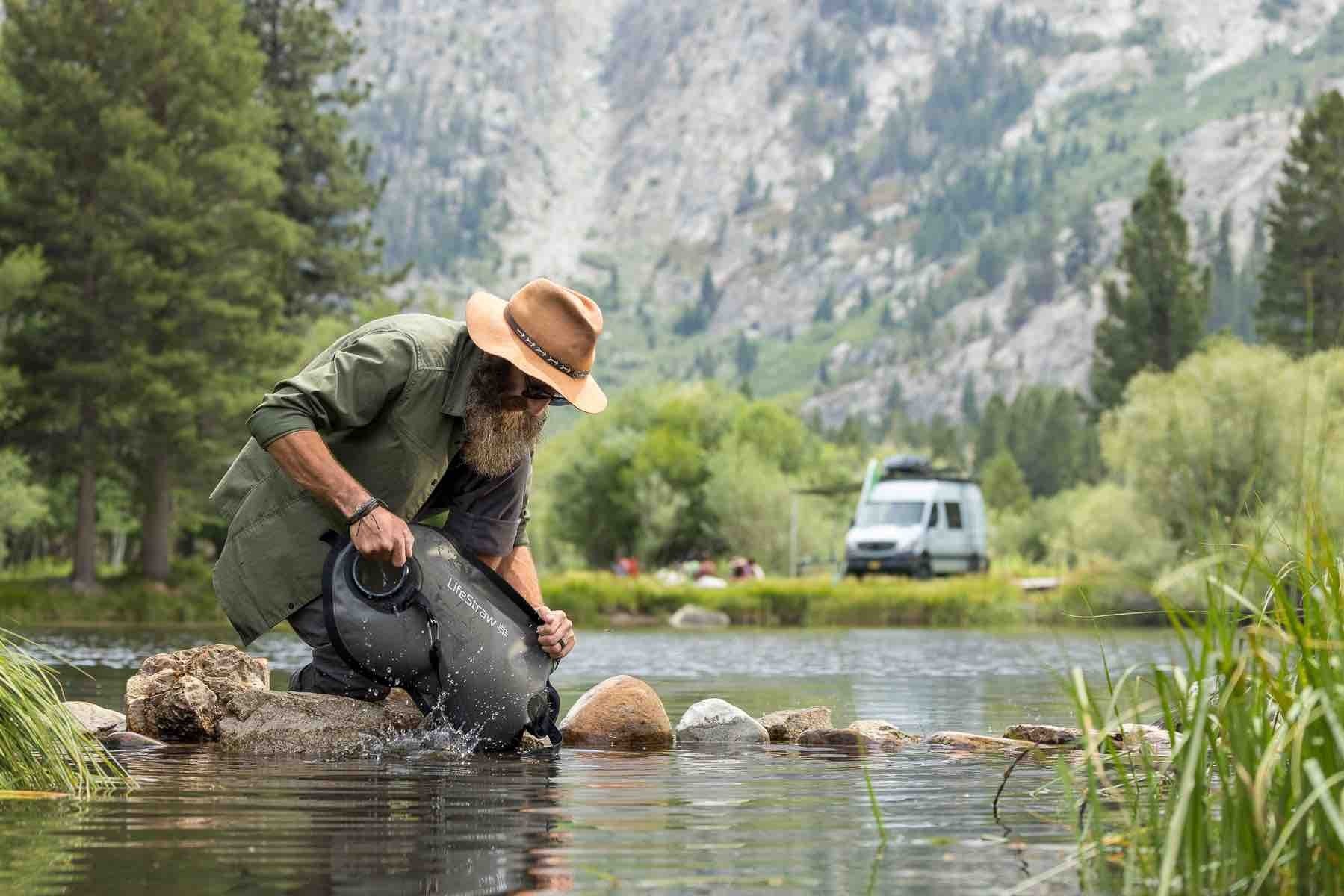 Φίλτρο Νερού Lifestraw Peak Gravity 8lt Γκρι + Ασκός 8lt | www.lightgear.gr