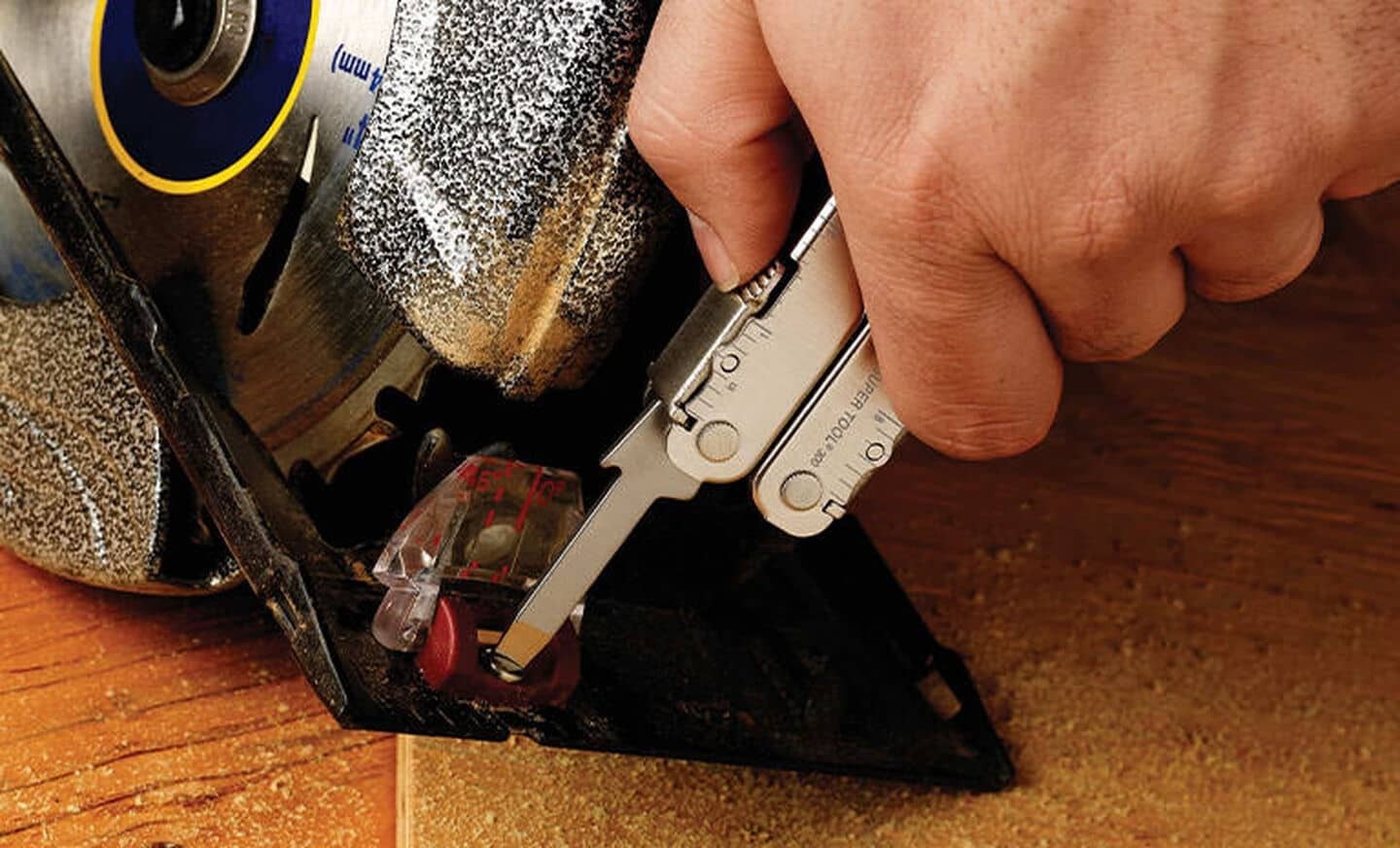 Πολυεργαλείο Leatherman SUPER Tool 300 + Θήκη | www.lightgear.gr