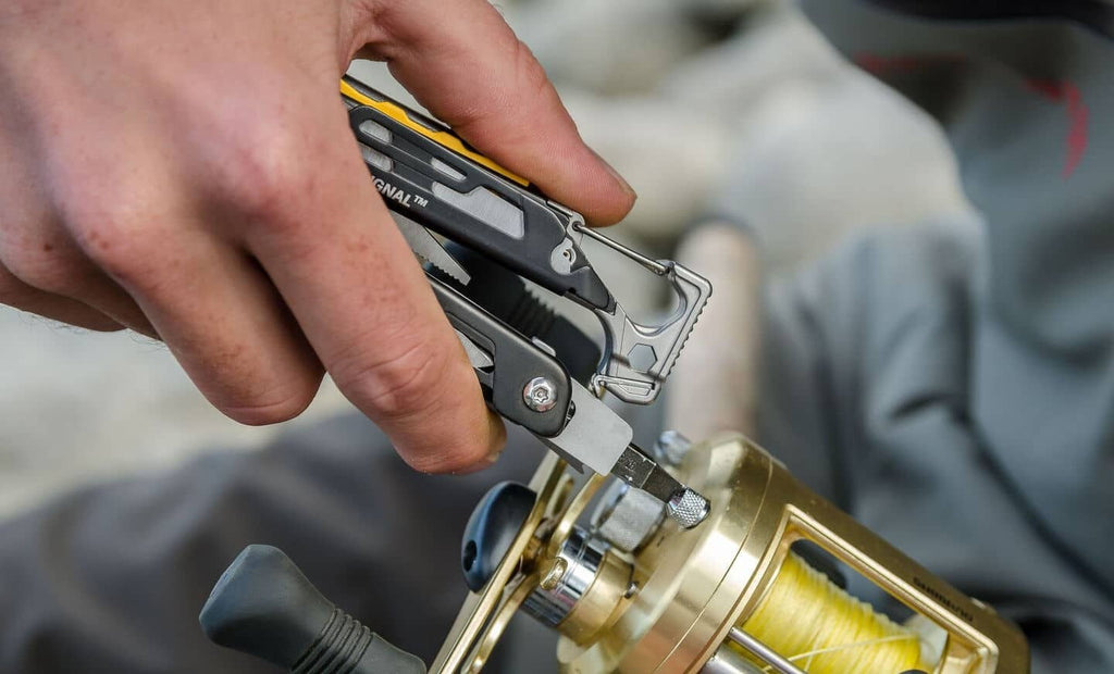 Πολυεργαλείο Leatherman SIGNAL + Molle Θήκη | www.lightgear.gr