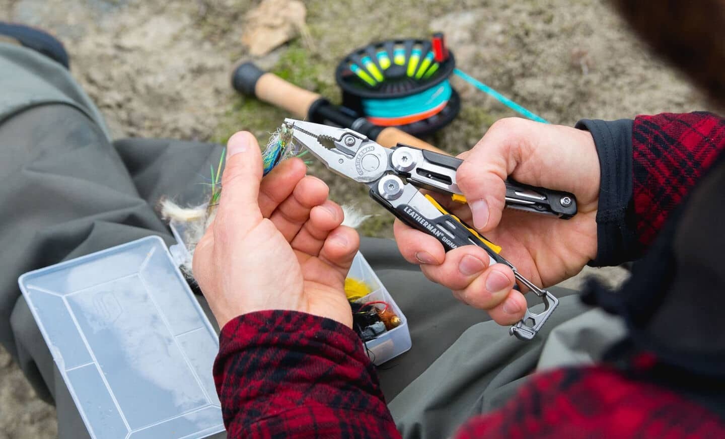 Πολυεργαλείο Leatherman SIGNAL + Molle Θήκη | www.lightgear.gr