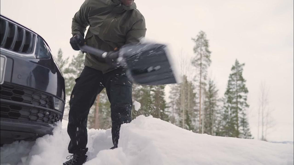 Φτυάρι Χιονιού Fiskars Τηλεσκοπικό X-Series | www.lightgear.gr