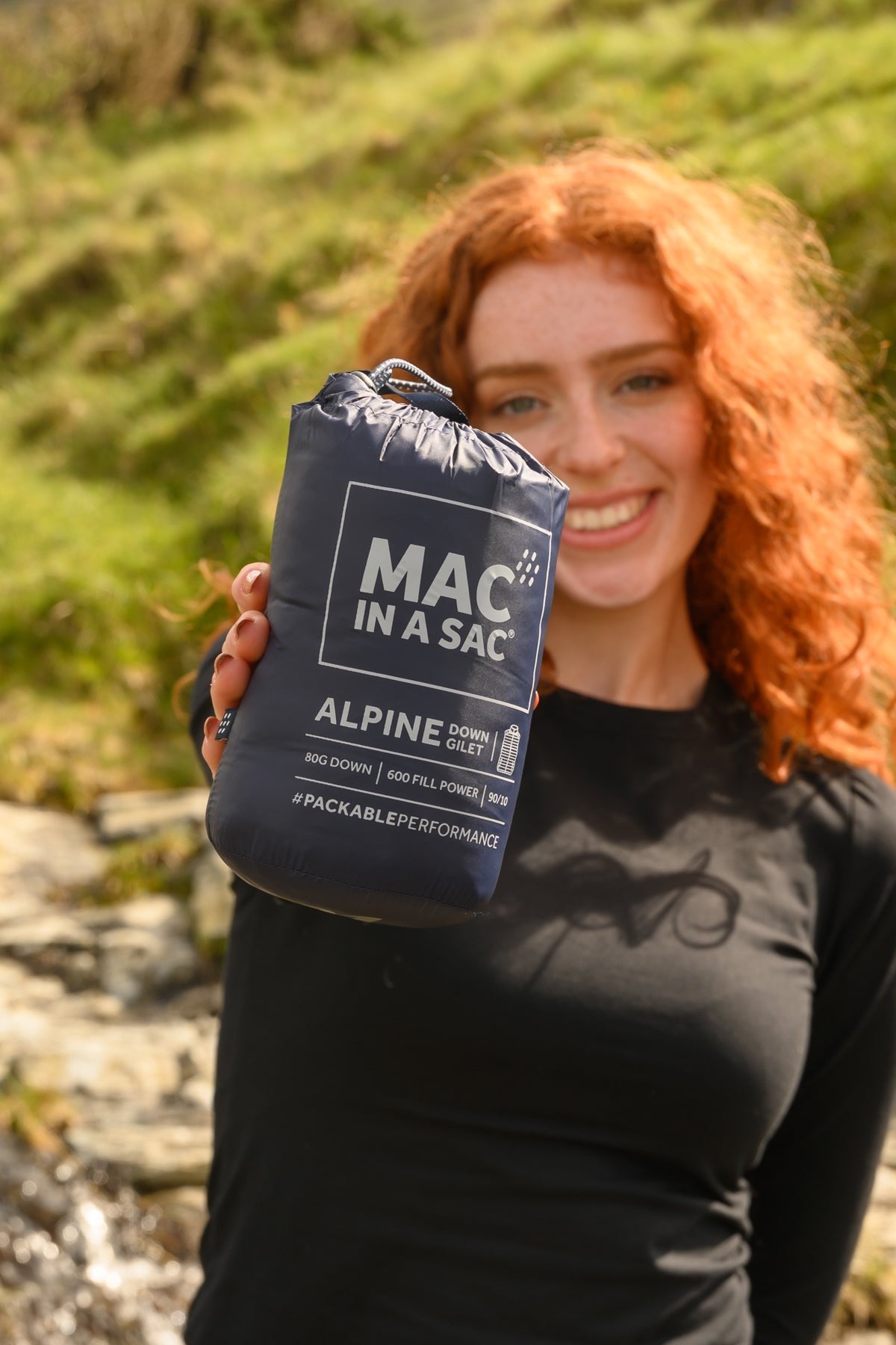 Γυναικείο Πουπουλένιο Γιλέκο Mac In A Sac Alpine Σκούρο Μπλε | www.lightgear.gr