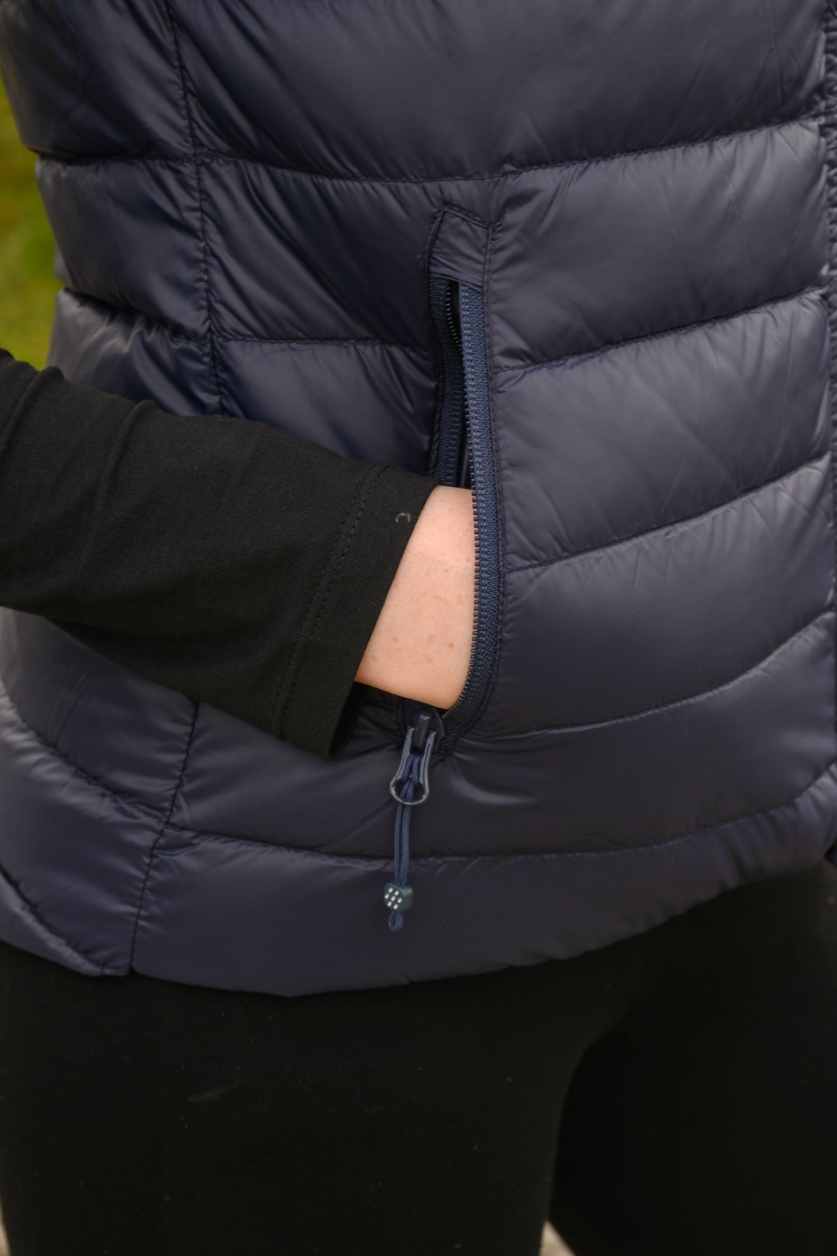 Γυναικείο Πουπουλένιο Γιλέκο Mac In A Sac Alpine Σκούρο Μπλε | www.lightgear.gr