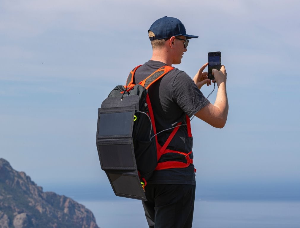 Αναδιπλούμενο Φωτοβολταϊκό Πάνελ Powerbank 5V/21W | www.lightgear.gr