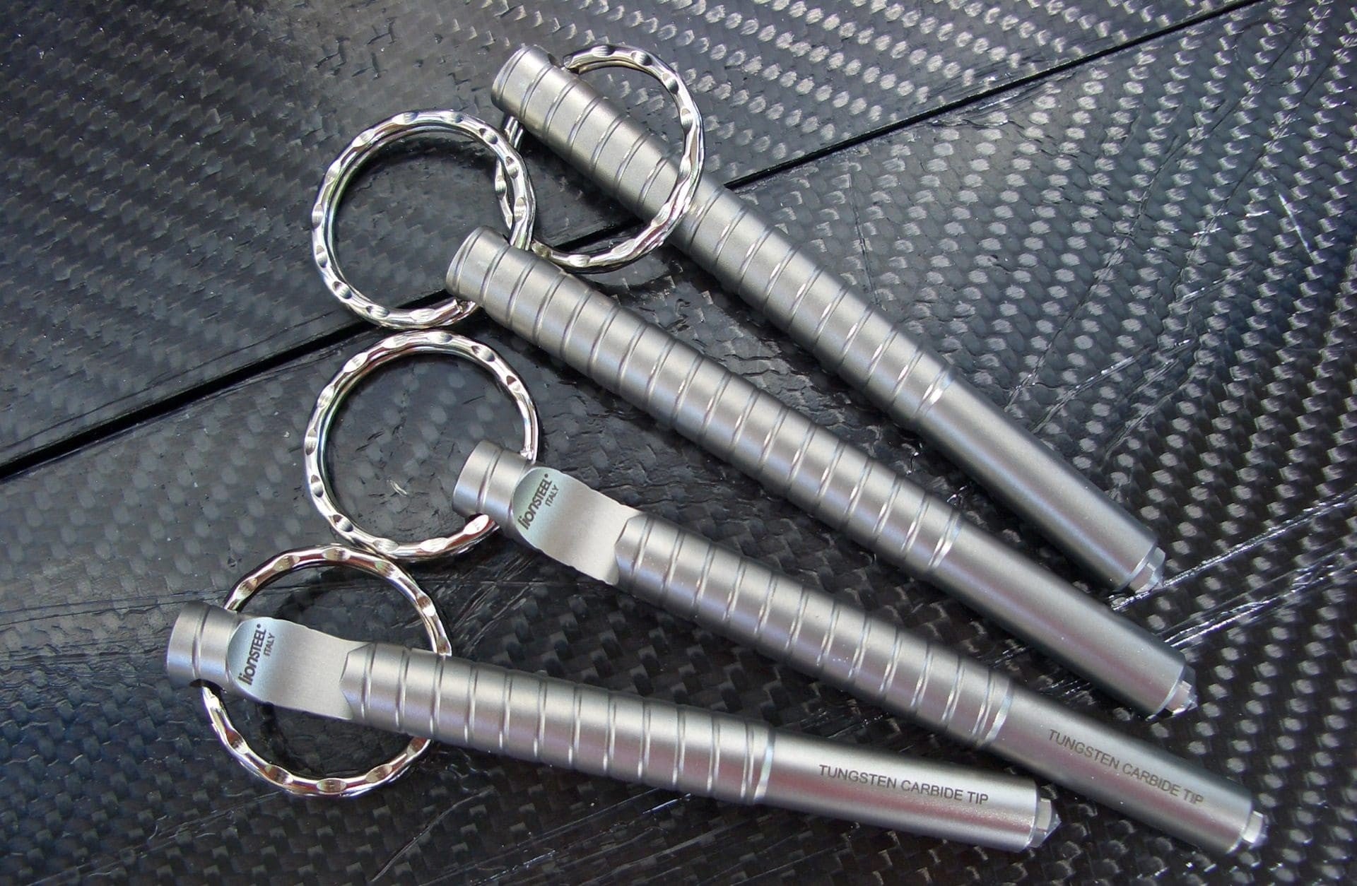 Kubotan LionSteel Eskaper | www.lightgear.gr