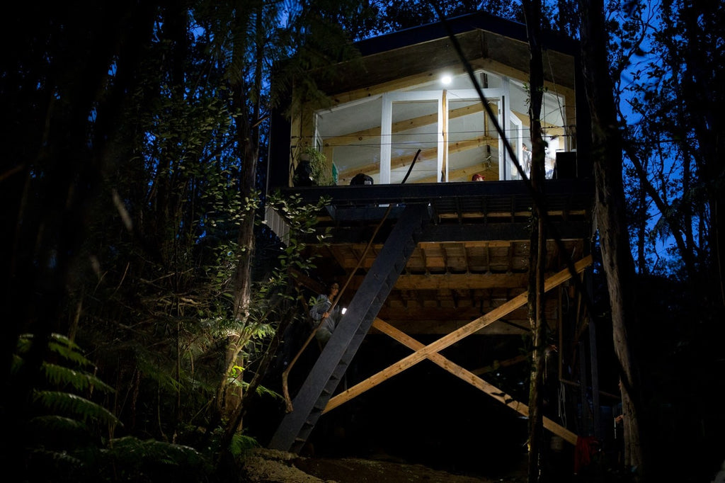 Ηλιακό Σύστημα Φωτισμού & Φόρτισης Biolite SolarHome 625 | www.lightgear.gr