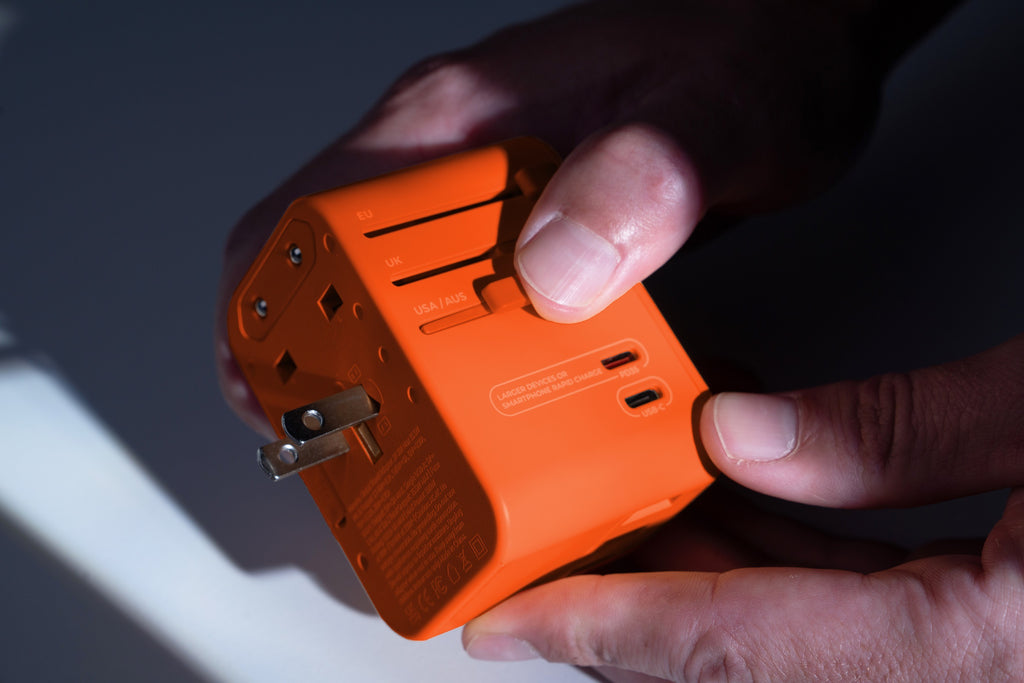 Αντάπτορας Ταξιδιού Matador Global Travel Adapter  (orange) | www.lightgear.gr