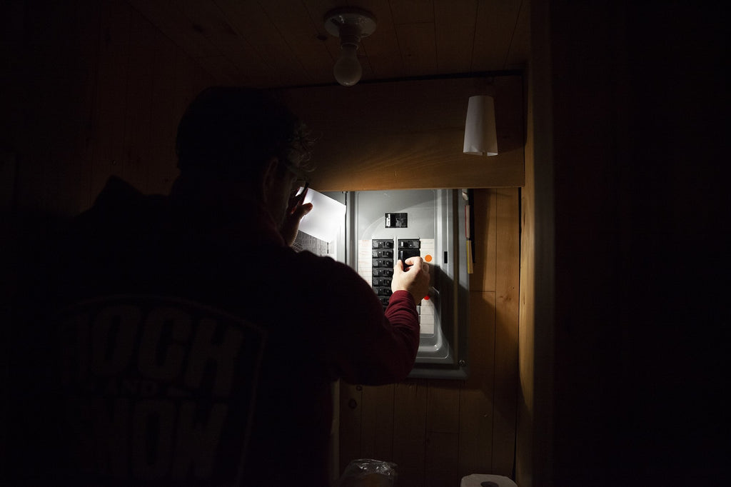 Φανάρι LED Biolite Luci Emergency | www.lightgear.gr