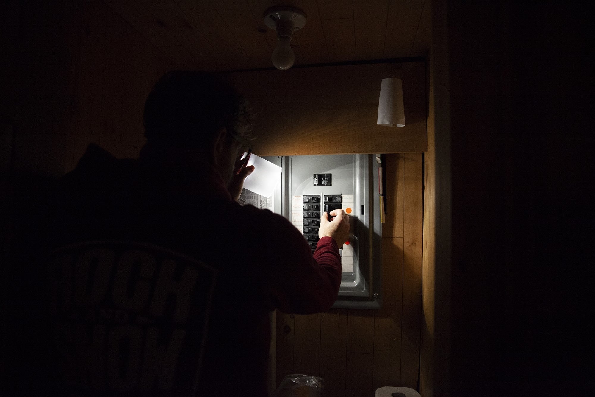 Φανάρι LED Biolite Luci Emergency | www.lightgear.gr