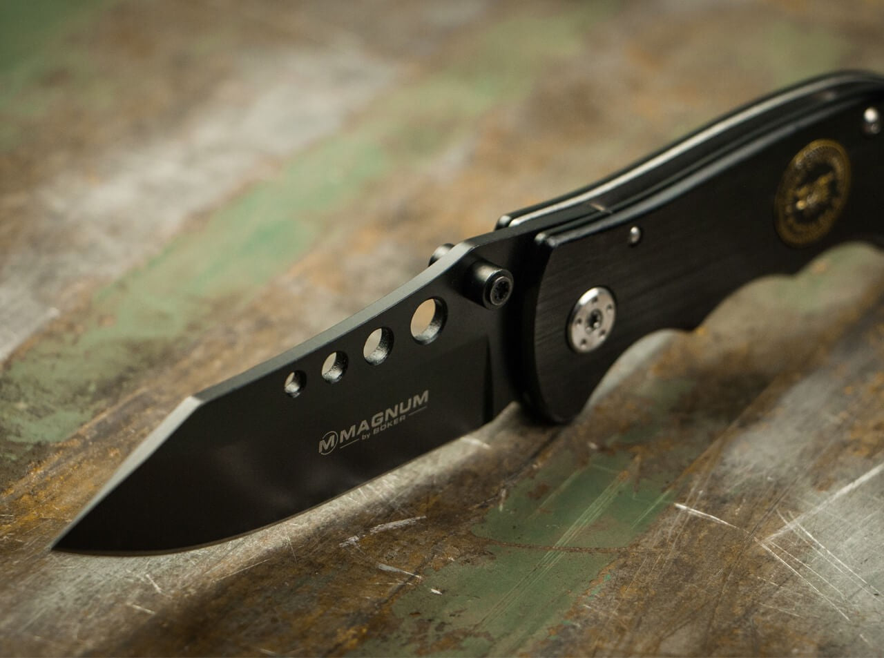 Διασωστικός Σουγιάς Boker Magnum Special Forces | www.lightgear.gr