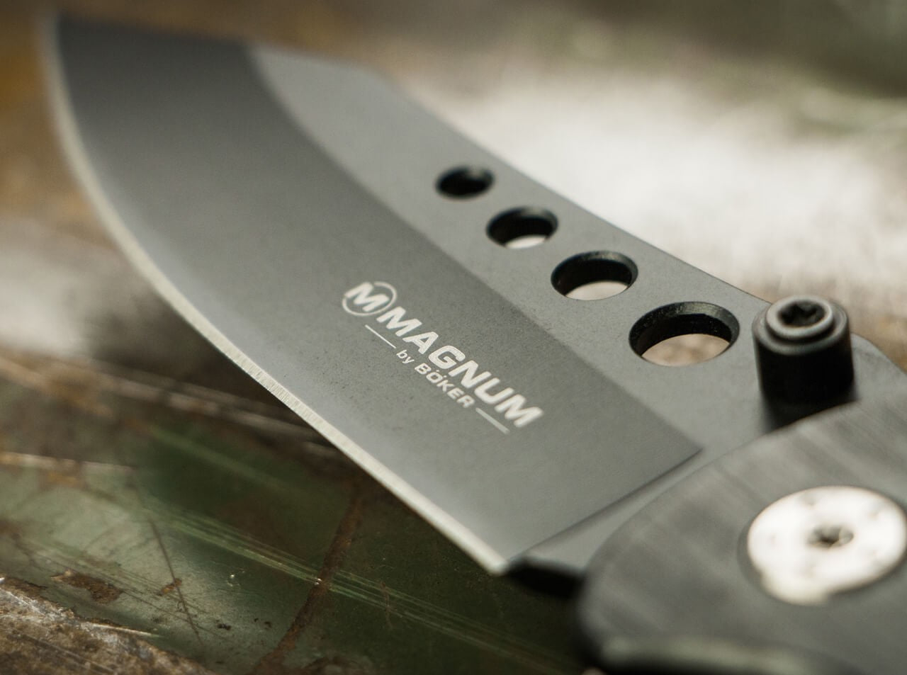 Διασωστικός Σουγιάς Boker Magnum Special Forces | www.lightgear.gr